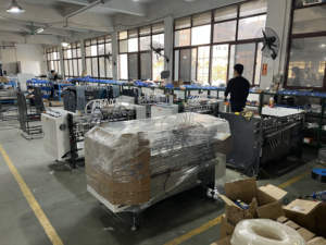 Cubierta de libro automática Caja de papel rígido Alimentación <span class=keywords><strong>Pegar</strong></span> Alimentador Máquina encoladora Caja de cartón Máquina encoladora de papel de fusión en caliente - Product Image 6