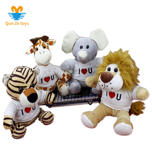 Nouveauté 2023 : Adorables animaux en peluche personnalisés (lion, tigre, éléphant, girafe) avec T-shirt – Petits modèles doux et abordables - Product Image 2