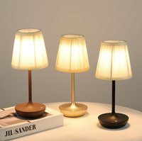 Lampe de table LED sans fil rechargeable de luxe avec abat-jour en tissu à commande tactile pour fêtes et mariages