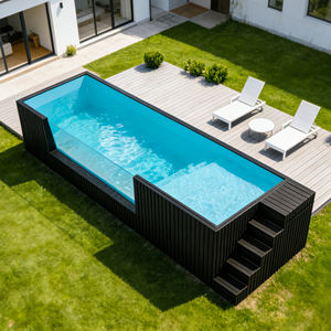 Piscina compacta en contenedor con plataforma de madera y área de asientos con banco incorporado, piscina, spa - Product Image 1