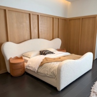 Hochwertiges Französisches Luxus-Schlafzimmer-Set mit Modernem Weichem Bett in Kingsize, Kiefernholzrahmen und Stoffpolsterung