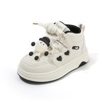 Chaussures de sport pour enfants au design de dessin animé, vente en gros, baskets décontractées blanches mi-hautes pour garçons et filles, antidérapantes avec fermeture Velcro