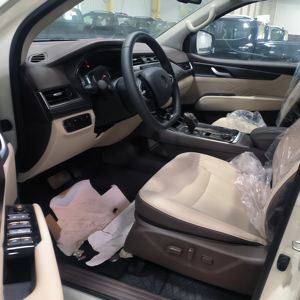 El Más Vendido para Paladin, SUV Mediano |   2.0T 8AT R18 |   Gasolina Euro VI |   4x4 |   Interior de tonos oscuros |   Vista envolvente de 360 grados, izquierda - Product Image 4