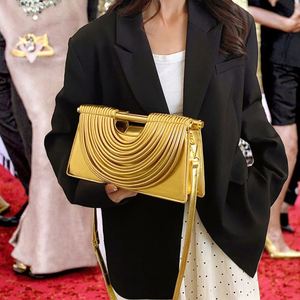 กระเป๋าคลัทช์งานเลี้ยงสุดหรูพร้อมดีเทลประดับคริสตัลที่งดงาม เหมาะสำหรับงานแต่งงานและโอกาสพิเศษ - Product Image 3