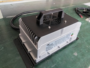 Cargador Portátil de Aluminio PERSINO de 3.3kW con Certificación CE, Resistente al Agua IP67, -40~85°C, 90V-265VAC 50Hz, PFC, Refrigerado por Aire, Cargador CAN - Product Image 1