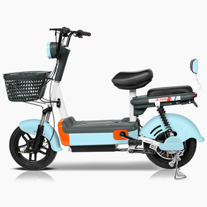 Scooter elettrico cinquanta chilometri di autonomia, 5 minuti di cambio batteria, dimensioni compatte ideale per commissioni Last-Minute - Product Image 1