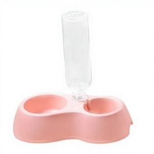 Botella Dispensadora de Agua y Comida 2 en 1, Portátil, Impermeable, Ecológica, de Plástico Rosa, para Gatos, Perros y Animales Pequeños, Forma Redondeada - Product Image 2