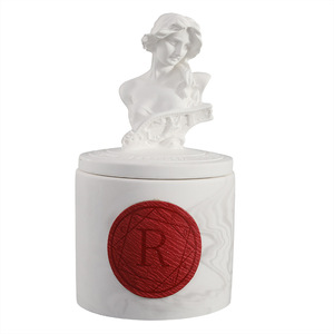 Vela Aromática Artesanal con Forma de Estatua, Cera Vegetal de Primera Calidad con Aceites Esenciales, Fragancia Aromática, Lista para Regalo, Personalizable - Product Image 5
