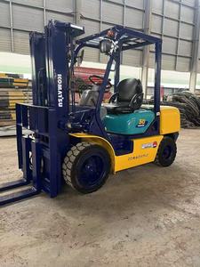 De Populaire Machine Van De Komatsu 3ton Mini Diesel Heftruck Verhoogt 4.5M Komatsu <span class=keywords><strong>Tcm</strong></span> FD30-14 FD30-16 FD30-17 Gebruikte Vorkheftruck Met Zijverschuiving - Product Image 2