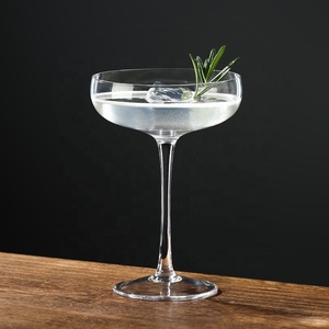 Vasos de Martini y Cóctel de Plástico de 6 oz con Diseño de Tallo de Margarita, Estilo Retro de Lujo Ligero para Fiestas y Uso Doméstico - Product Image 5