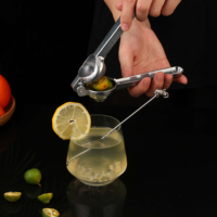 Handmatige citruspers van aluminiumlegering, makkelijk te gebruiken, met pulpzeef voor citroen, sinaasappel en limoen, duurzaam en makkelijk schoon te maken.