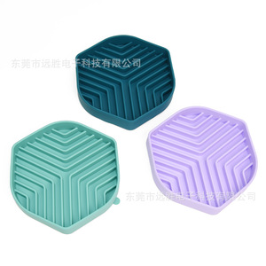 Cuenco de silicona para alimentación lenta de mascotas, cuenco de comida para perros antiasfixia, forma cuadrante de 190x175x30mm, fácil de limpiar para mascotas - Product Image 2