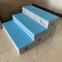 Scène de chœur pliable en plastique moderne multifonctionnelle avec design rabattable - Portable et durable pour les événements en intérieur/extérieur