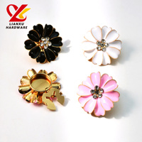 Kancing Baju Wanita Dekoratif Modern Custom dengan Logo Bunga Mewah Berhias Rhinestone dan Lapisan Elektroplating Logam