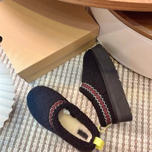 Bottes d'hiver Uggs de haute qualité, chaudes et confortables, en laine moelleuse, pantoufles plateforme antidérapantes, bottes à la cheville pour homme et femme - Product Image 2