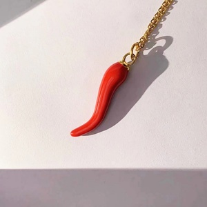 Collar con Colgante de Chile Arcoíris Único al por Mayor, Joyería Personalizada con Dijes de Pimiento Rojo Esmaltado para Mujer - Product Image 3