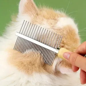Sisir perawatan hewan peliharaan profesional dengan pegangan kayu untuk anjing dan kucing secara lembut menghilangkan kusut rambut longgar