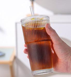 Gobelets en verre côtelé avec couvercles et pailles, 20 oz, pour café glacé, cocktails et jus – Ensemble de verrerie - Product Image 4