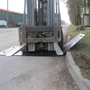 HDPE levha geçici yol panelleri <span class=keywords><strong>Trackway</strong></span> <span class=keywords><strong>Mat</strong></span> plastik parça Temporary geçici zemin paspasları - Product Image 5