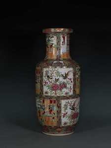 Jarrones de Porcelana China Antigua Canton Rose (Famille Rose) con Figuras de Riqueza y Pájaros Entre un Patrón Floral SLD26012 - Product Image 4