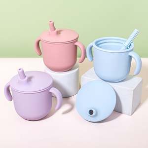 Vente en gros de gobelets d'apprentissage en silicone pour bébés de <span class=keywords><strong>6</strong></span>, 12 et 18 <span class=keywords><strong>mois</strong></span>, gobelet à paille pour bébé - Product Image 6