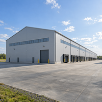 Entrepôt préfabriqué en structure métallique prêt à l'expansion, atelier métallique résistant aux intempéries, centre logistique industriel