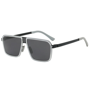 Lunettes de soleil polarisées carrées pour hommes, design ultra-léger en métal, protection UV400, avec logo personnalisé, collection 2026 - Product Image 5