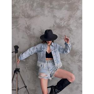 Chaqueta Vaquera Azul Hielo con Detalle de Flecos, Estilo Crop Top, Chaqueta para Mujer, 100% Algodón, Abrigo Vaquero - Product Image 1