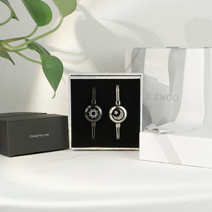 <span class=keywords><strong>Pulsera</strong></span> <span class=keywords><strong>Inteligente</strong></span> para Parejas Sol y Luna de Gran Venta al Por Mayor con Vibración y Toque a Larga Distancia - Product Image 6