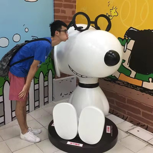 Décoration de jardin personnalisée, sculpture <span class=keywords><strong>Snoopy</strong></span> en fibre de verre peinte, taille réelle, objet de collection artistique, décoration d'intérieur - Product Image 3