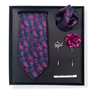 Set Regalo <span class=keywords><strong>da</strong></span> 6 Pezzi di Cravatta <span class=keywords><strong>da</strong></span> <span class=keywords><strong>Uomo</strong></span> Elegante a Righe Jacquard in Poliestere con Colletto Cashew, Foulard Quadrato e Fermacravatta - Product Image 1