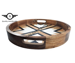 Vente en gros Plateau de service en manguier et incrustation de résine époxy avec poignée Finition naturelle Utilisation pour hôtels et restaurants Origine indienne - Product Image 3