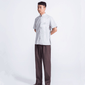 Uniformes de nettoyage à manches courtes pour le personnel d'entretien des propriétés, uniformes d'été pour les chambres d'hôtes pour hommes, impression en relief, vente directe - Product Image 2