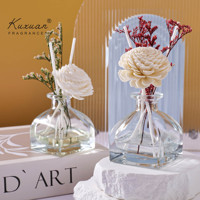 Diffuseur de roseaux de luxe de 20ml avec fleur de décoration décorative pour la maison, aromathérapie, bouteille en verre à base d'huile, coffret cadeau avec fenêtre