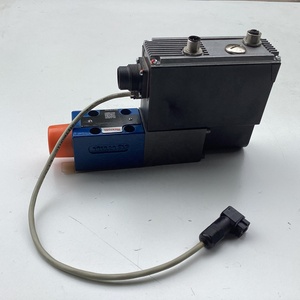 Válvula Piloto Proporcional R901318756 VT-DFPN-A-2X/G24K0/0R0V/V, Control Digital de 350 bar para Bombas Variables SY(H)DFEn - Product Image 1