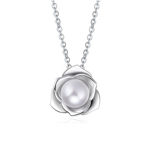 Collana con Pendente a Fiore di Perla Akoya, Argento 925 Placcato Rodio, Perla Coltivata Bianca Rotonda con Incastonatura a Castone, Romantica per Donna - Product Image 1