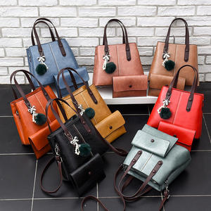 Nouvelle vente en gros de sacs à main de créateur en cuir de luxe pour jeunes femmes sacs fourre-tout en cuir PU tendance matelassé pour femmes - Product Image 1