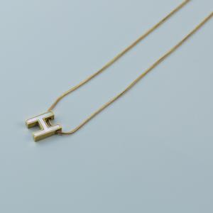 Collier à pendentif lettre initiale A-Z en acier inoxydable plaqué or 18 carats, personnalisable, pour femmes, à superposer - Product Image 6