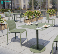 Meubles de patio simples pour l'extérieur, table à manger carrée en aluminium avec revêtement en poudre et chaise sans accoudoirs pour jardin, bistrot, restaurant