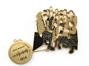 Pin de esmalte suave de aleación de zinc con diseño de anime y dibujos animados personalizado CS, insignia coleccionable bonita, broche para sombrero, venta al por menor y al por mayor - Product Image 3