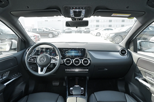 <span class=keywords><strong>Mercedes</strong></span>-<span class=keywords><strong>Benz</strong></span> <span class=keywords><strong>Classe</strong></span> <span class=keywords><strong>B</strong></span> 2020 B180 Euro VI Turbo Berline Pneus R17 Conduite à Gauche Voiture d'occasion Essence Premium Automatique TPMS Vitesse Maximale - Product Image 4