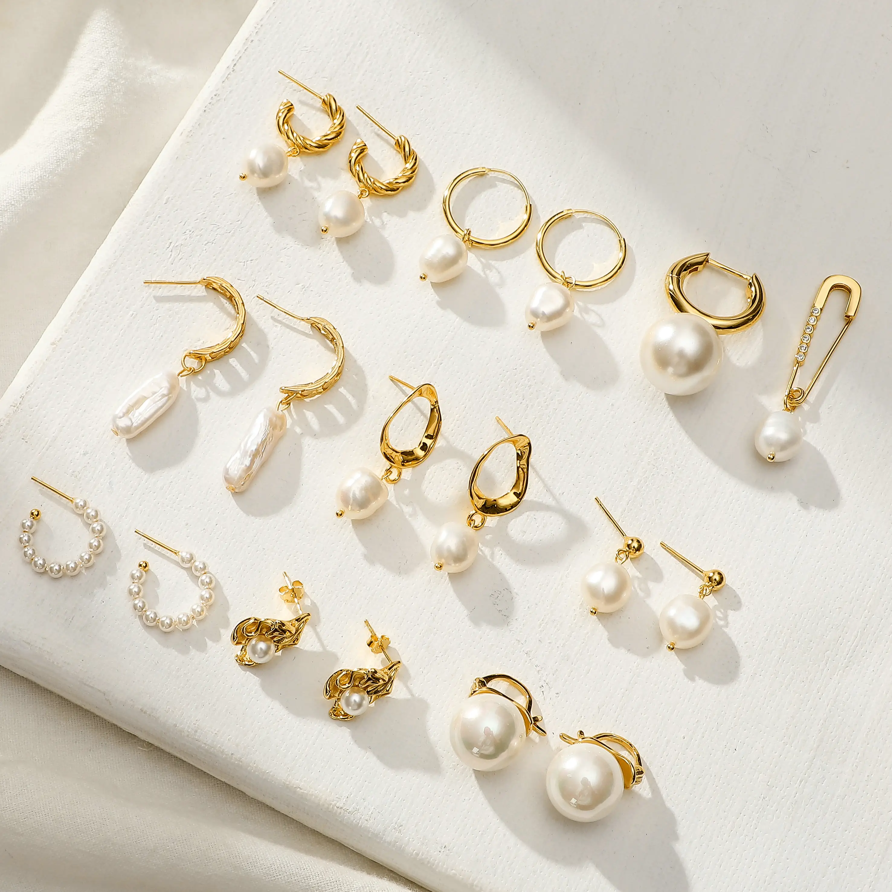 Orecchino di perle da donna placcato con gioielli a cerchio d'acqua dolce in argento Sterling 925 piccolo barocco