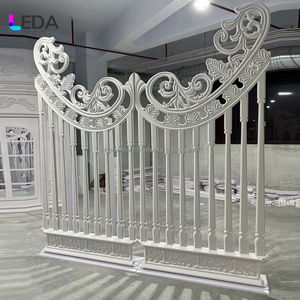 Puerta Decorativa Acrílica Moderna LEDA, Hecha a Mano con Intrincados Relieves, Novedad, Desmontable para Eventos de Boda - Product Image 3
