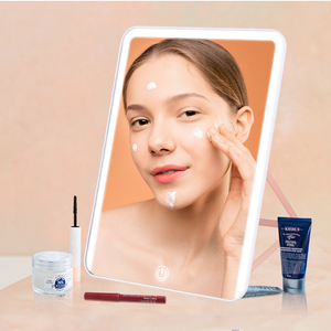 <span class=keywords><strong>Specchio</strong></span> da <span class=keywords><strong>Trucco</strong></span> LED da Tavolo <span class=keywords><strong>Portatile</strong></span> per Signore <span class=keywords><strong>con</strong></span> Logo Personalizzato, Luminosità Regolabile e Controllo Touch - Product Image 2