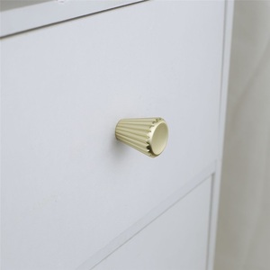 Tirador Minimalista de Lujo Ligero de Aleación de Zinc con Patrón Vertical Cónico de Un Solo Agujero Ovalado para Gabinetes, Armarios y Cajones - Product Image 3