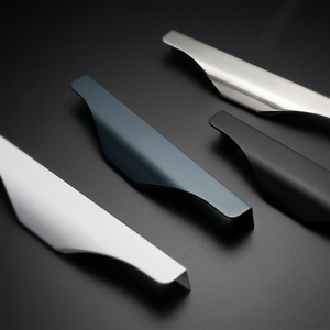 Poignée <span class=keywords><strong>de</strong></span> meuble en aluminium en forme <span class=keywords><strong>de</strong></span> L, profilé intégré, longue bande, finition argent brossé, pour armoire <span class=keywords><strong>de</strong></span> projet d'appartement - Product Image 2