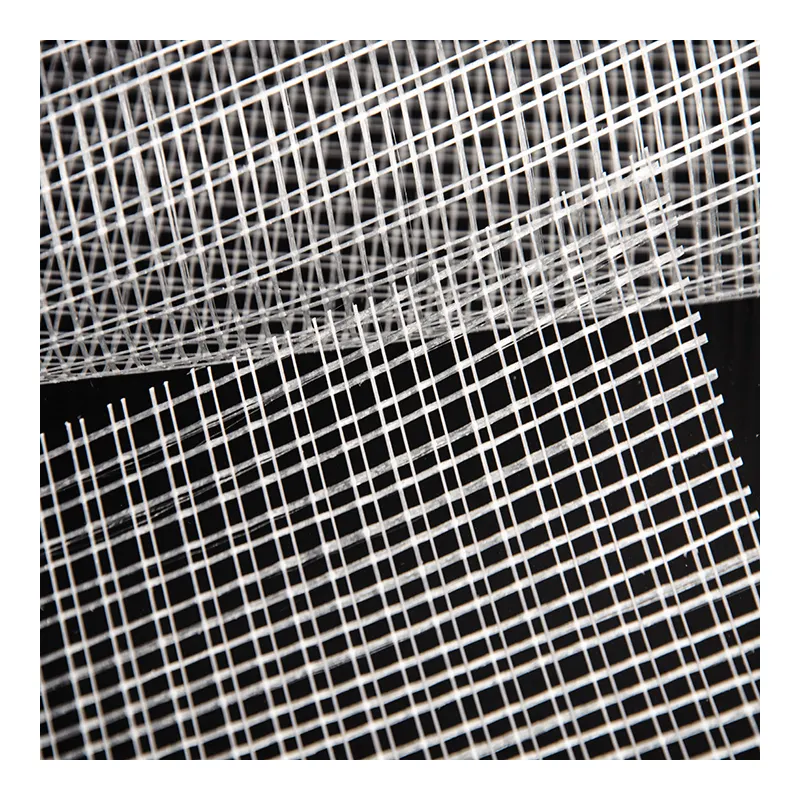 Maille industrielle de tissu de fibre de verre de canevas posée par polyester utilisée dans l'isolation de feuille
