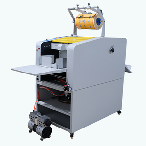 Machine de laminage à chauffage par huile entièrement automatique pour laminage double face, rouleaux en silicone résistants aux hautes températures - Product Image 1