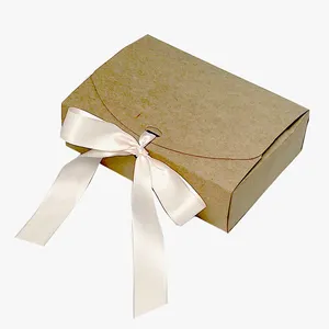 結婚式のギフトのためのリボン付き卸売折りたたみ式高級ギフトボックスプレゼントのための花嫁介添人提案ボックスクラフト紙ギフトボックス