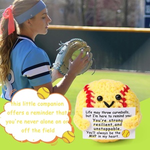 Muñeca de béisbol amarilla de ganchillo personalizable directa de fábrica, regalos de apoyo emocional de gran venta para artesanía de tela textil - Product Image 4